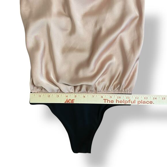 Show Me Your Mumu Diane Bodysuit In Rose‎ Gold Luxe Satin Womens Size XS - Picture 4 of 8